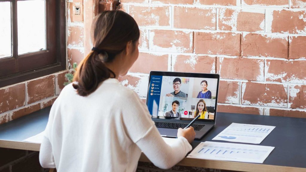 Remote team leadership: Building Strong Teams Beyond Office Walls